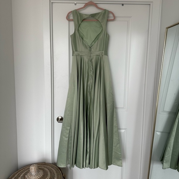 DONATED Azazie Jakayla Dress in Dusty Sage size 6 - Picture 8 of 11